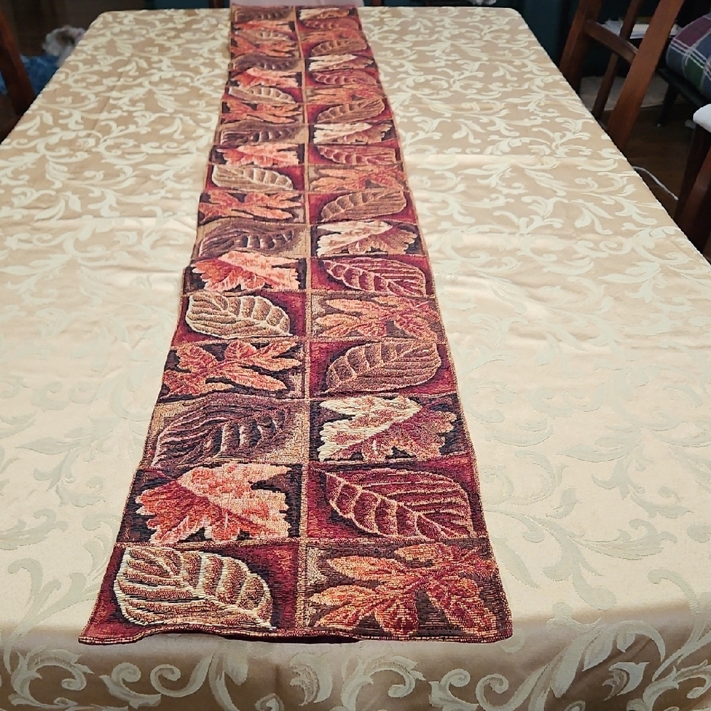 Autumn Leaf Tapestry Thanksgiving Table Runner